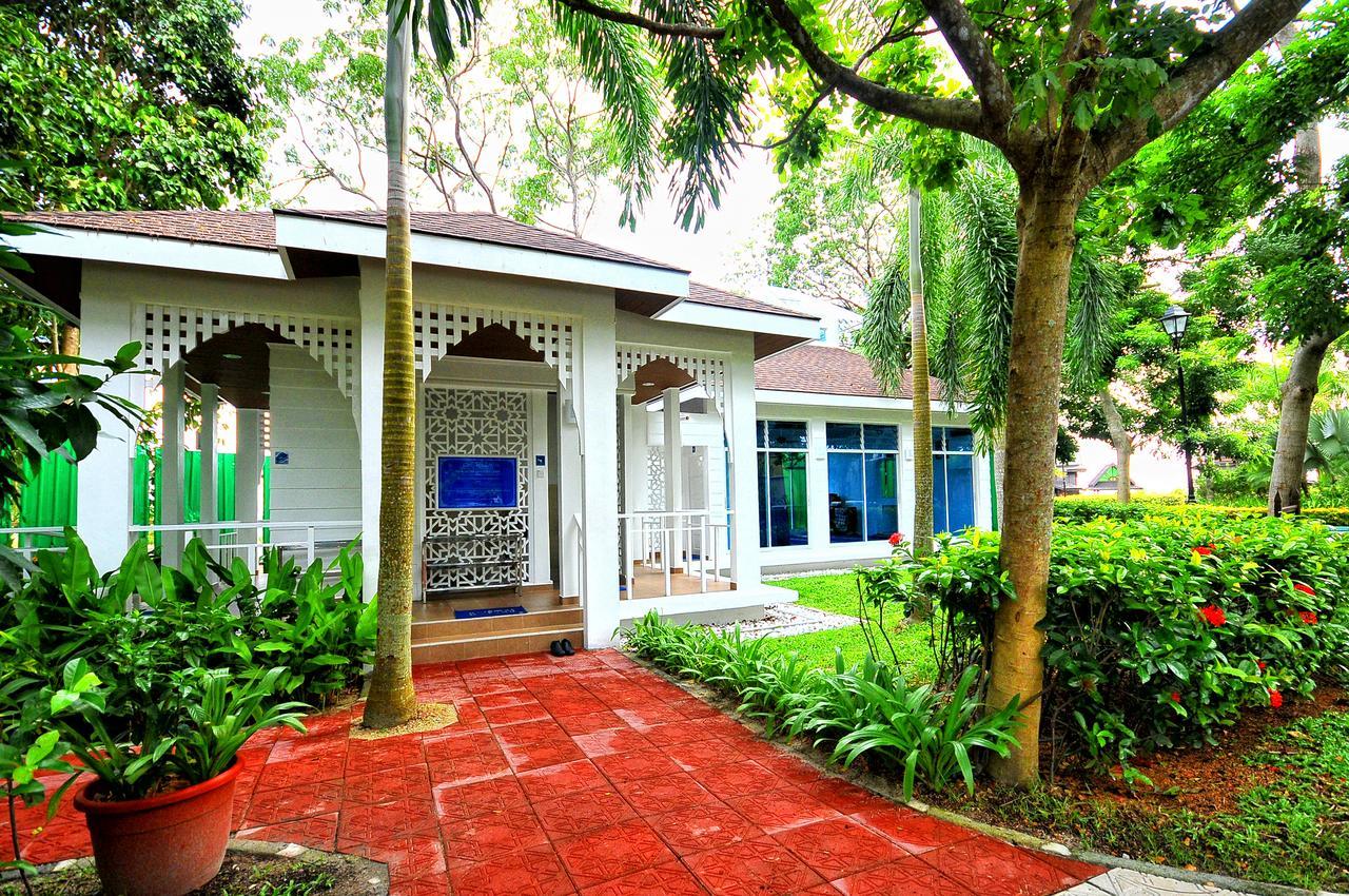 Ombak Villa Langkawi Pantai Cenang  Bagian luar foto